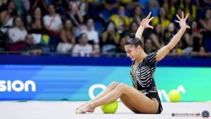 q raffaeli sofia ita sfe06618 simone ferraro ph